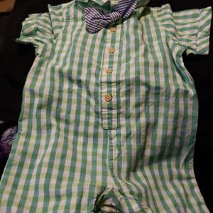 5 pieces of little boy clothing (18mos)